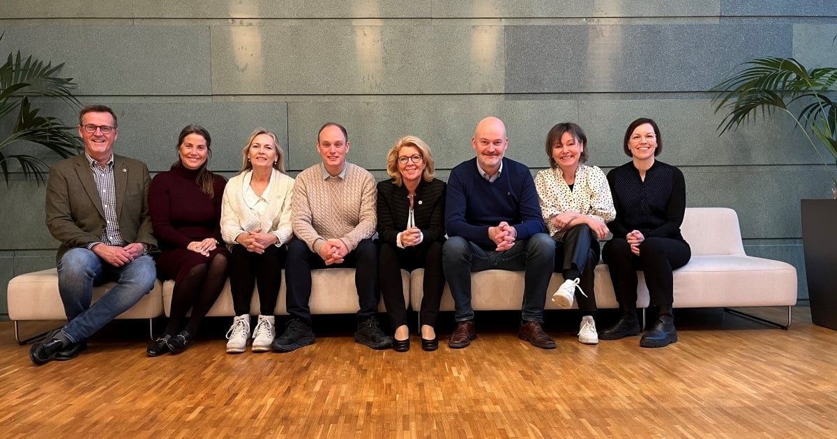 Ståle Borgersen, Ann-Christin Austang, Kristin H. Lind, Bård Standal, Åslaug Haga, Aslak Øverås, Toini Løvseth, Line Qvale.