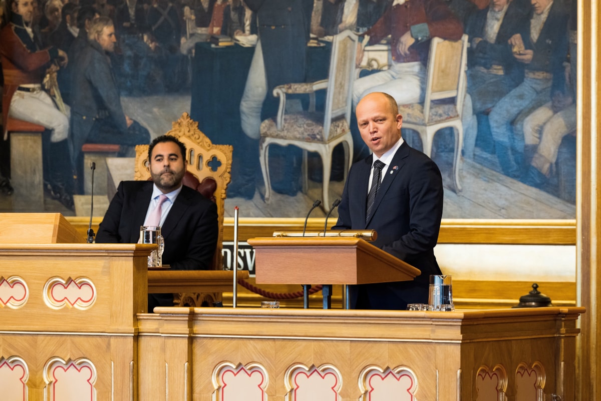 Finansminister Trygve Slagsvold Vedum holder finanstalen for Stortinget. Foto: Peter Mydske/Stortinget